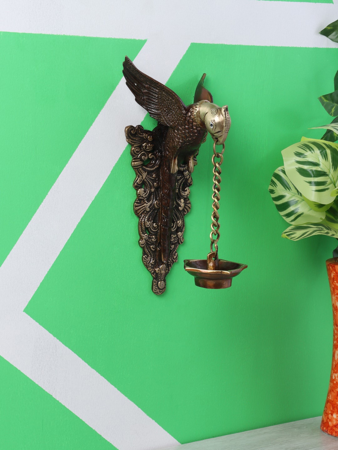 

Aapno Rajasthan Brown Eagle Brass Oil Lamp