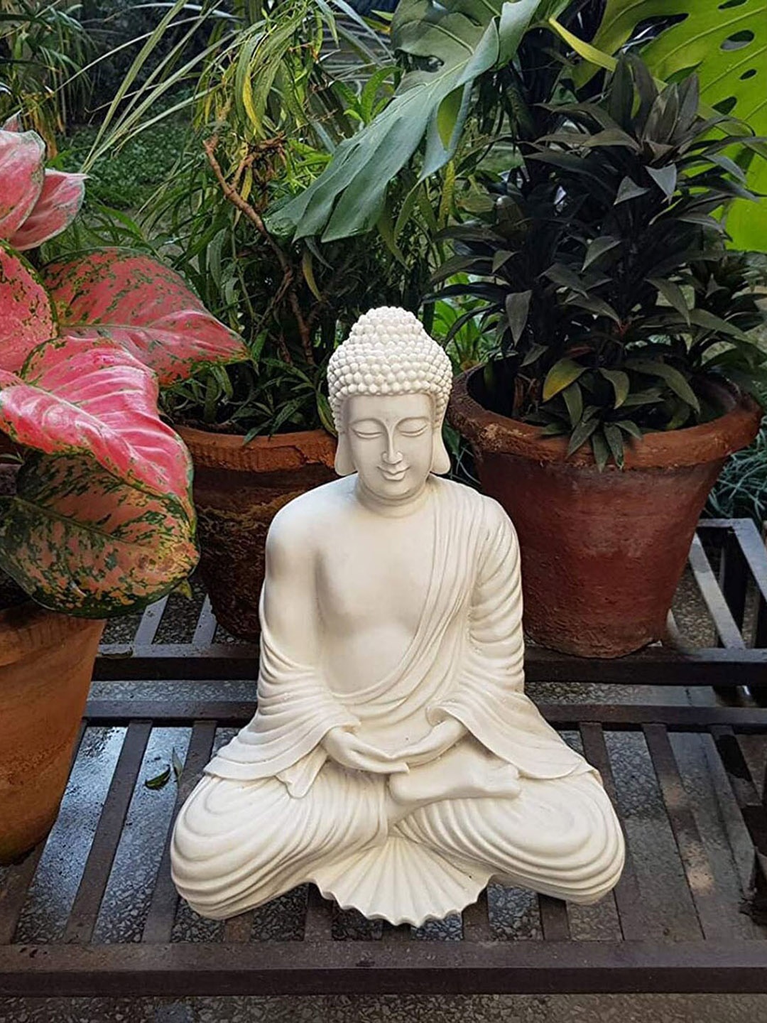 

Wonderland White Garden Buddha Statue