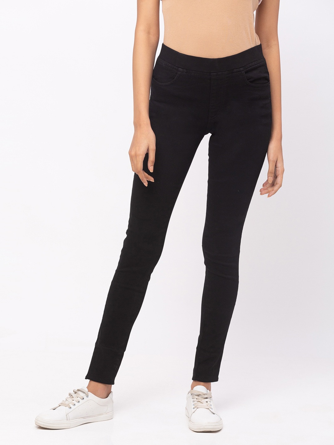 

ZOLA Women Solid Slim Fit Lightweight Denim Jeggings, Black
