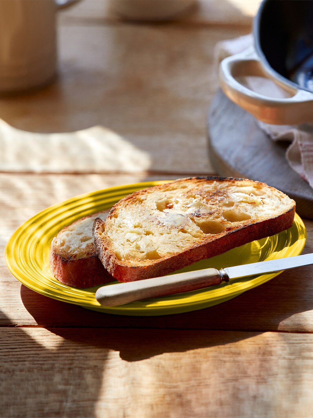 

LE CREUSET Yellow Solid Van Side Plate