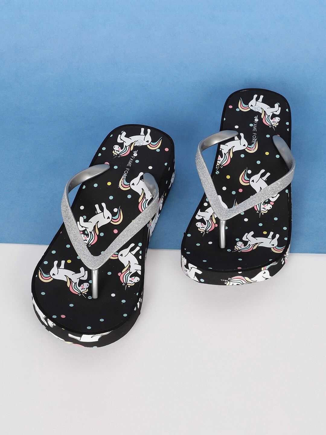 

Fame Forever by Lifestyle Girls Black & Silver-Toned Unicorn Printed Thong Flip-Flops