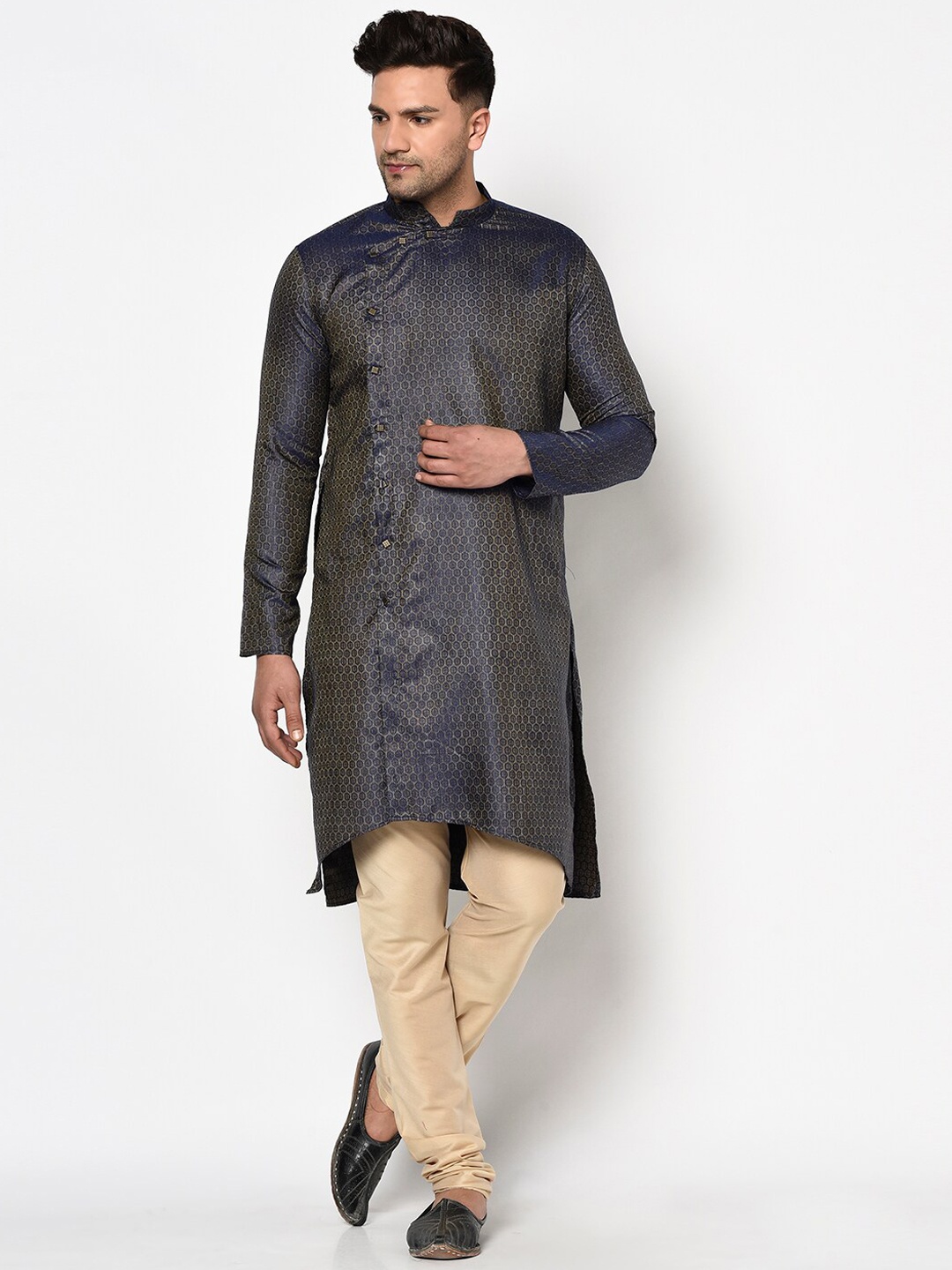 

TABARD Men Navy Blue & Gold-Coloured Jacquard Printed Kurta With Pyjamas