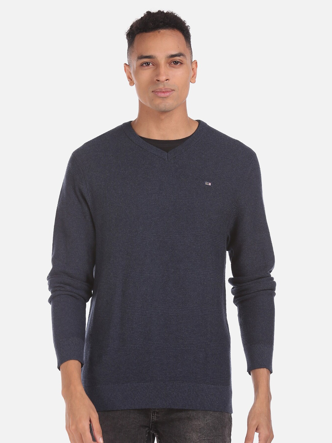 

Arrow Sport Men Blue Ribbed V-Neck Pullover
