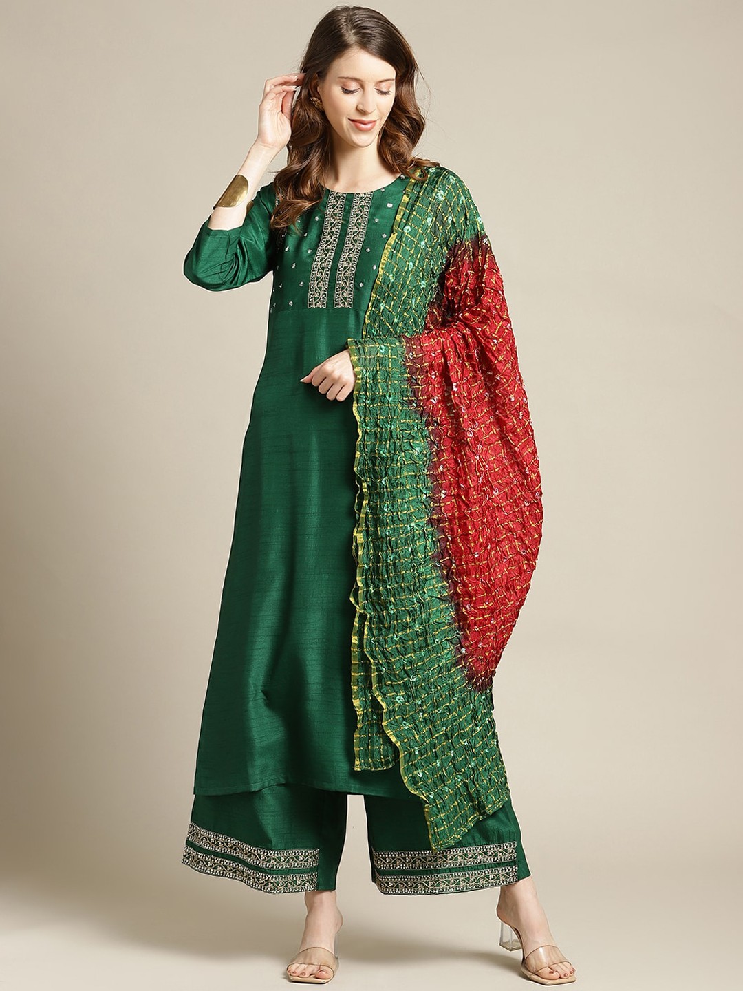 

Varanga Women Green Ethnic Motifs Yoke Design Sequinned Kurta with Palazzos & With Dupatta