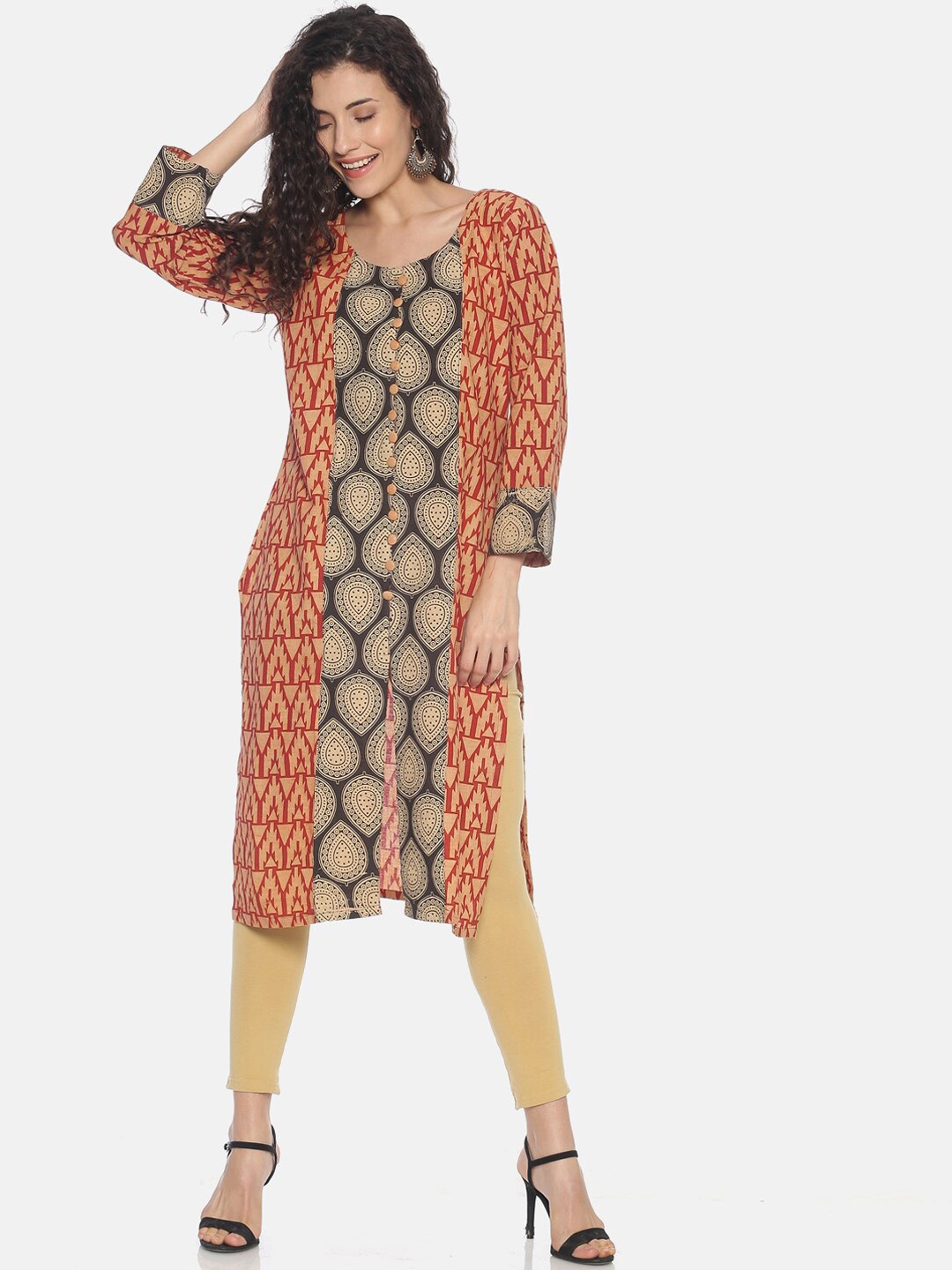 

Resha Women Beige & Maroon Ethnic Motifs Printed Panelled Kurta