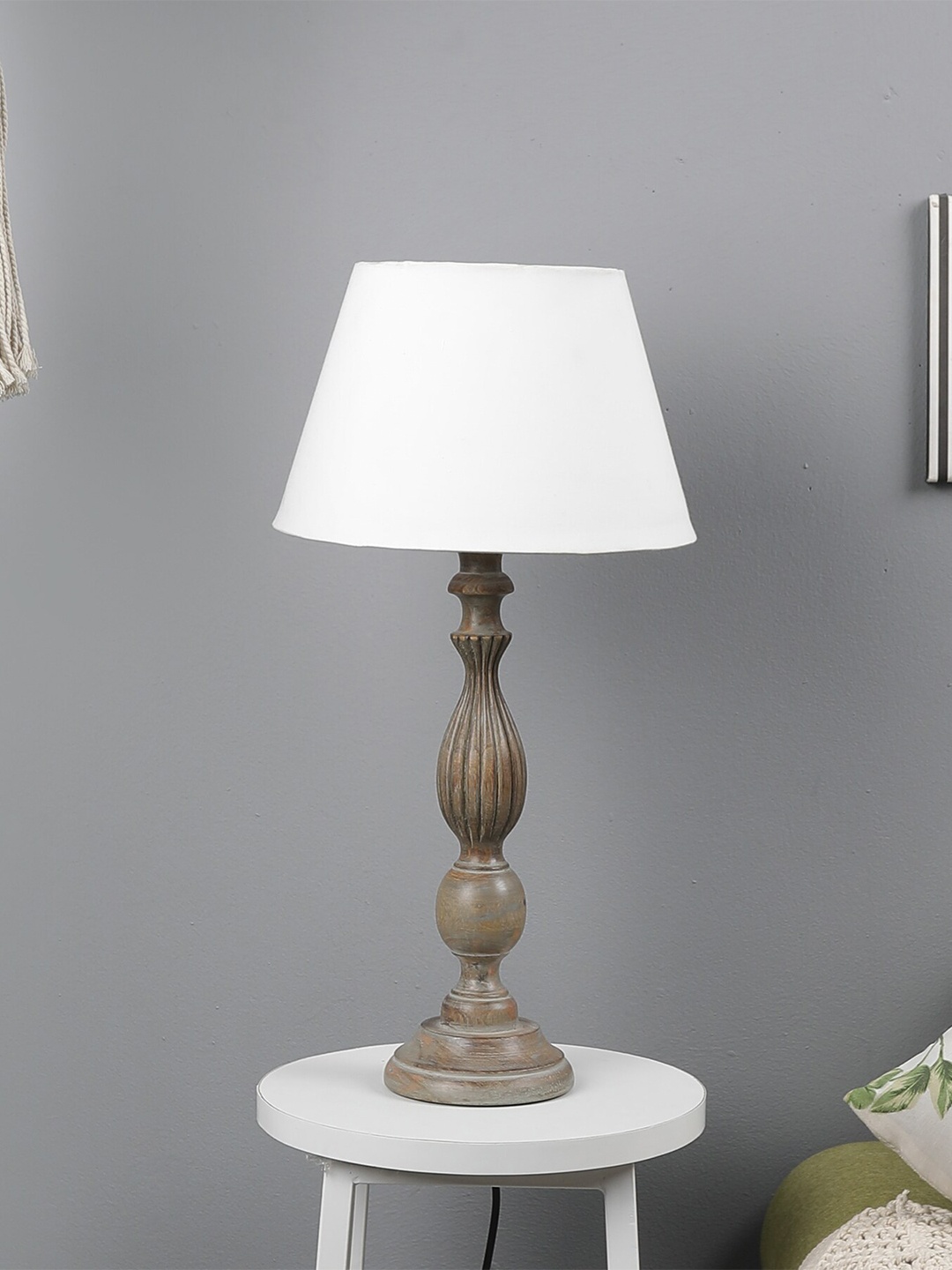 

The Decor Mart Brown & White Classic Country Hand Carved Antique Table Lamp Shade
