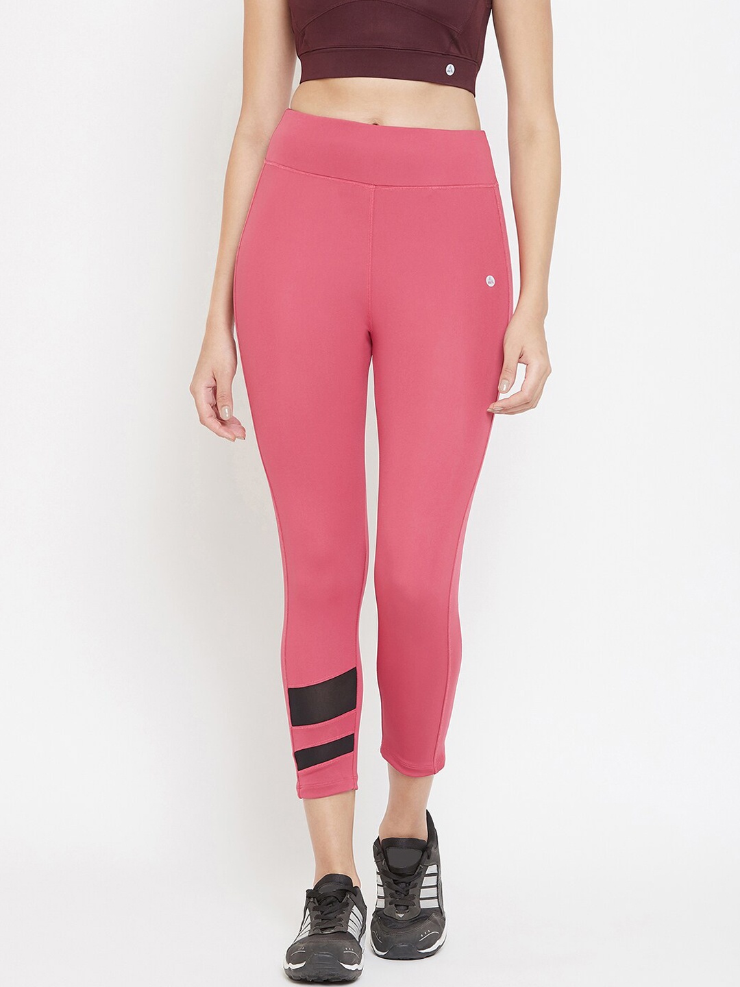 

ATHLISIS Women Peach-Coloured & Black Colourblocked Tights