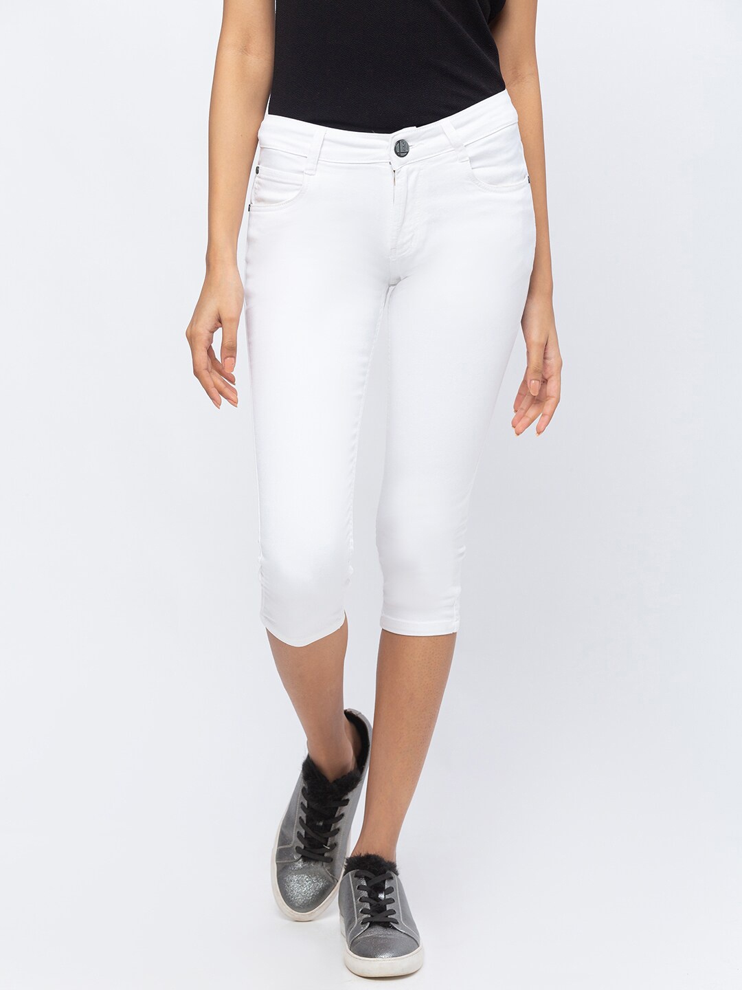 

ZOLA Women Solid Slim Fit Lightweight Capris, White