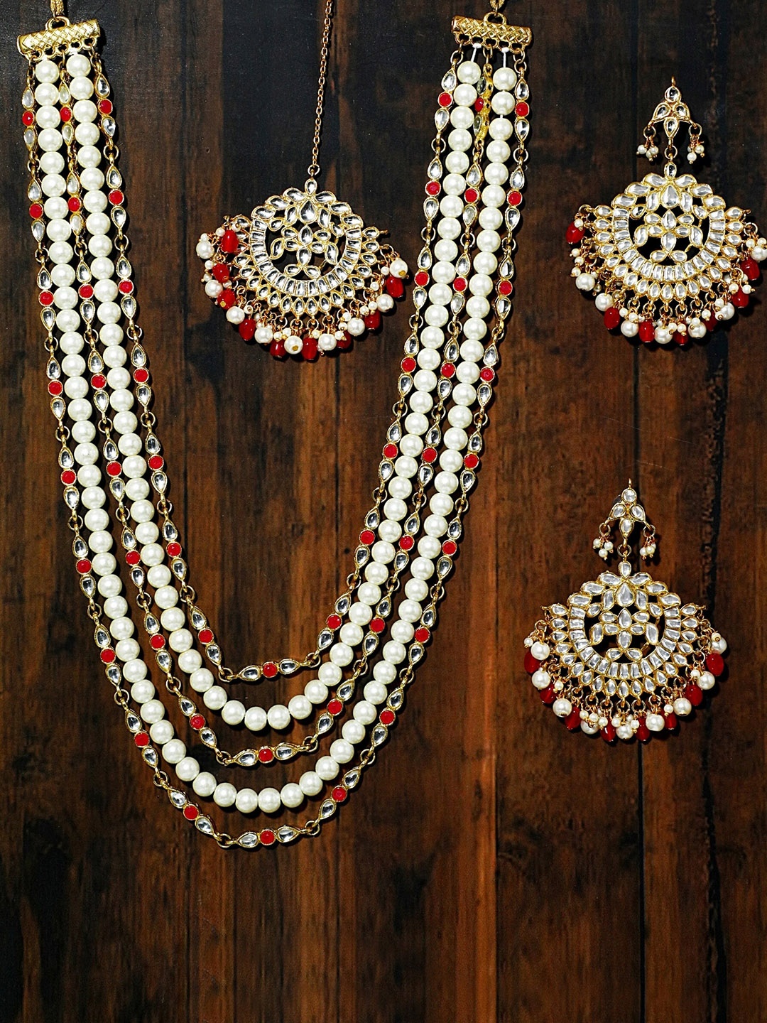 

KARATCART Gold-Plated White & Red Kundan-Studded & Beaded Handcrafted Jewellery Set