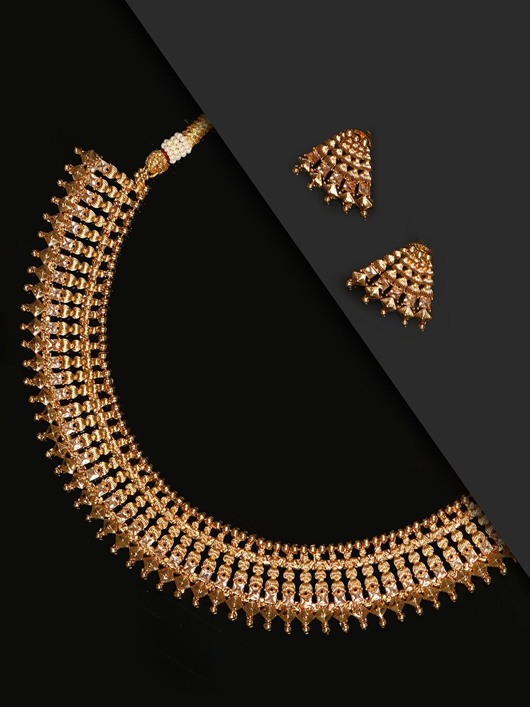 

Priyaasi Gold-Plated White Stone-Studded Handcrafted Jewellery Set
