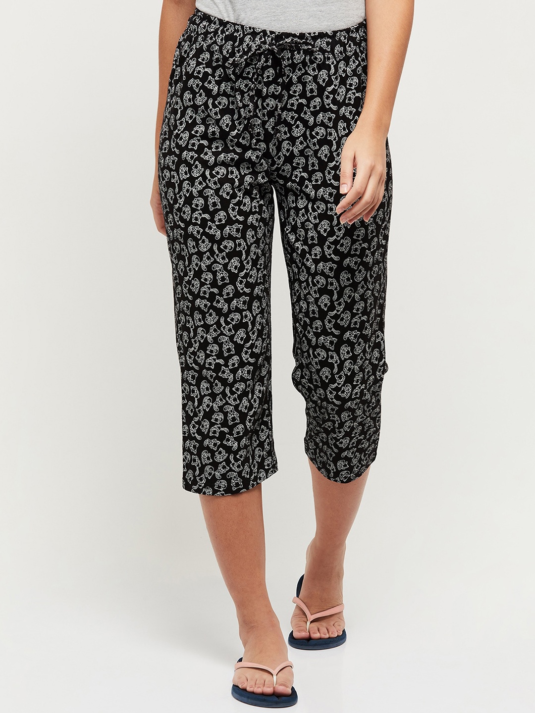

max Women Black & White Printed Pure Cotton Lounge Capri
