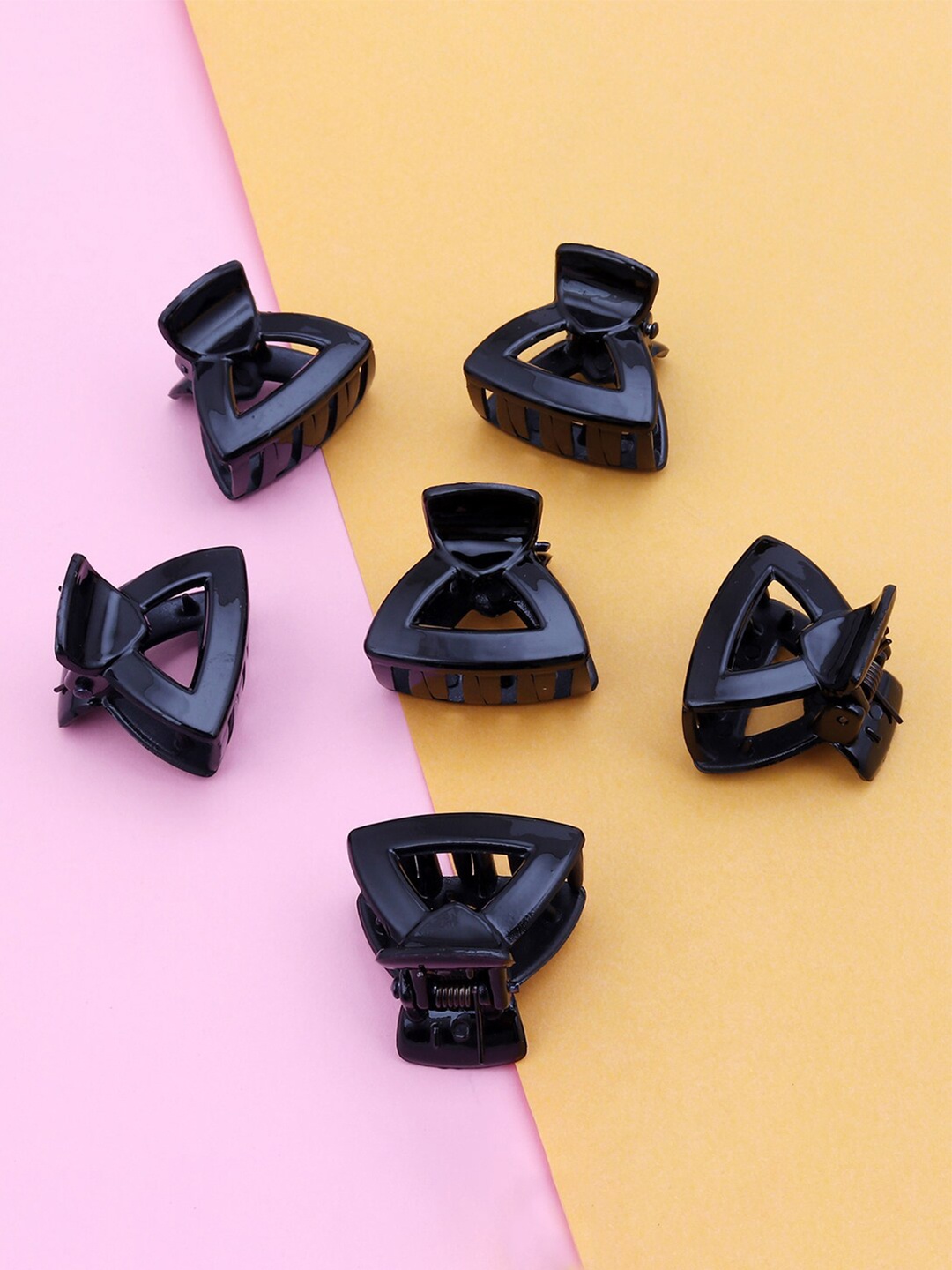 

Sukkhi Women Black Set of 6 Claw Clip