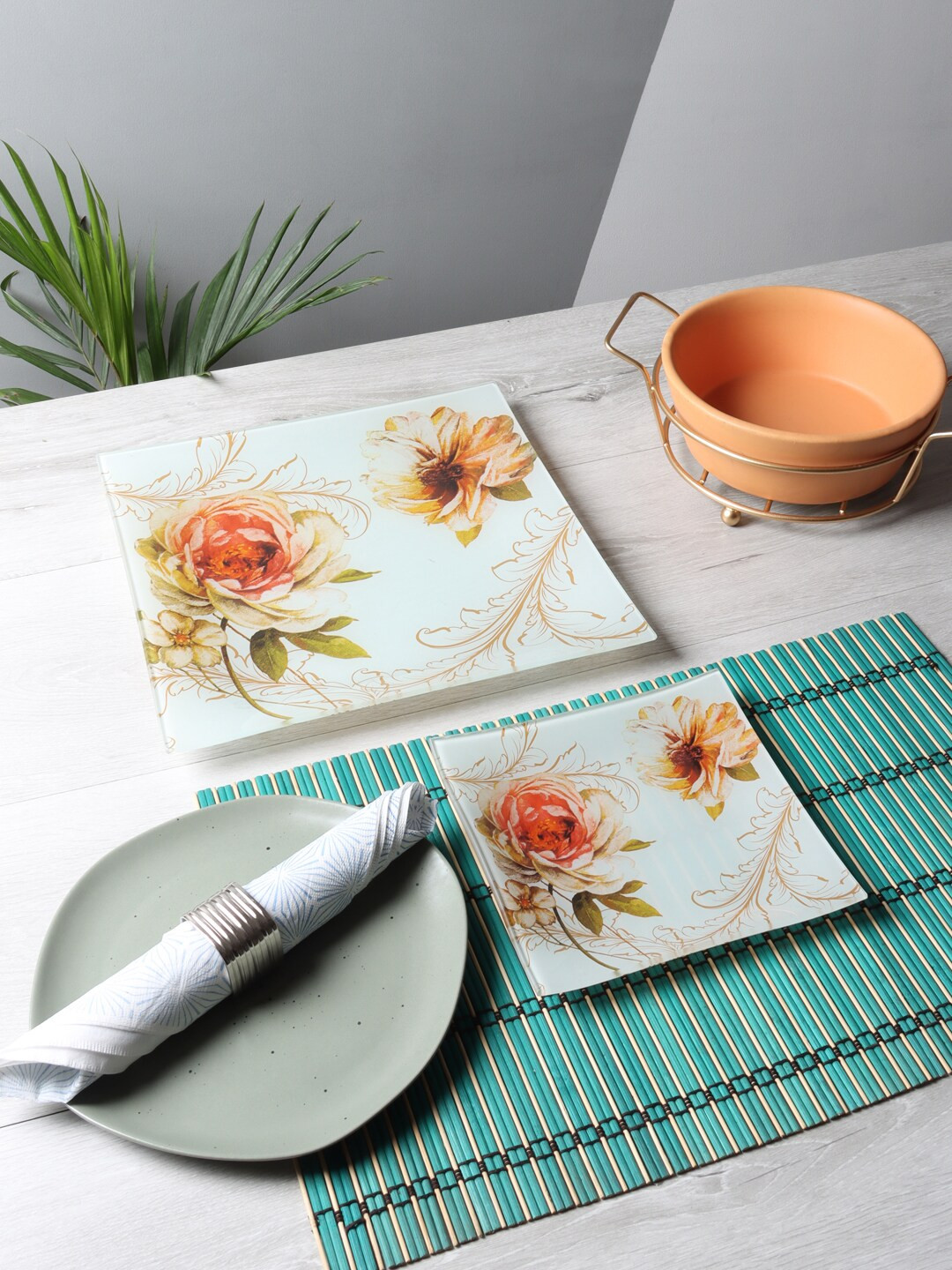 

ceradeco White & Peach-Coloured 7 Pieces Printed Glass Glossy Snack Plates