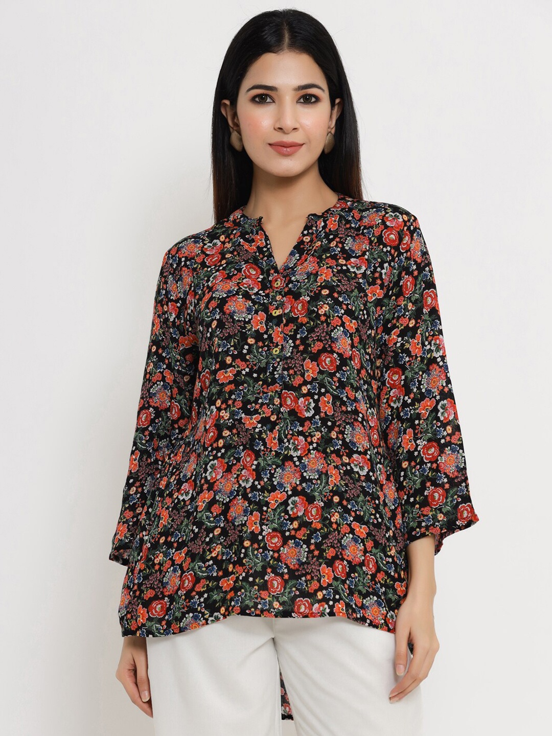

Sangria Black & Peach-Coloured Floral Mandarin Collar Regular Top