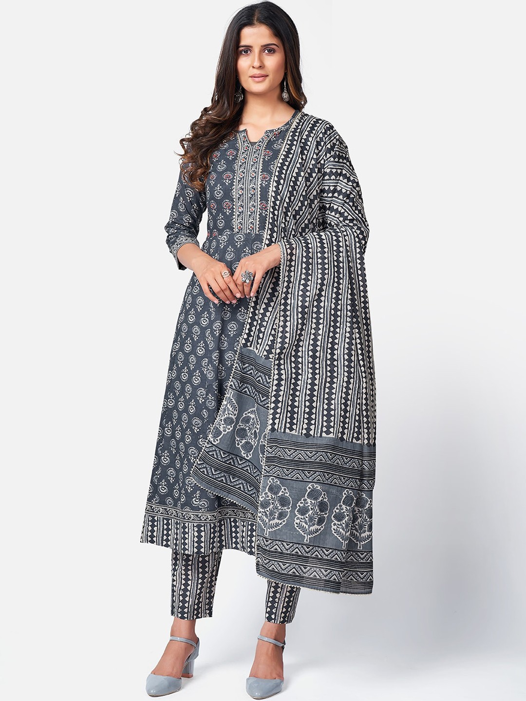

Vbuyz Women Grey Ethnic Motifs Printed Kurta with Trousers & With Dupatta