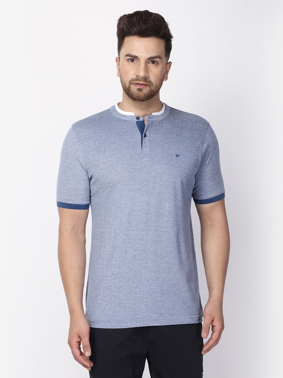 

Blackberrys Men Blue Henley Neck Slim Fit T-shirt