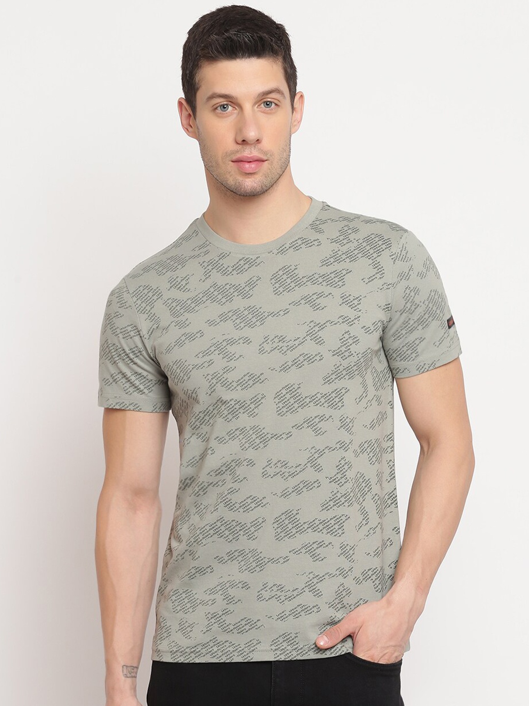

Lee Men Grey Floral Printed Slim Fit T-shirt