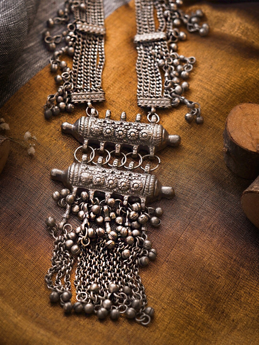 

TEEJH Silver Silver-Plated Oxidised Necklace