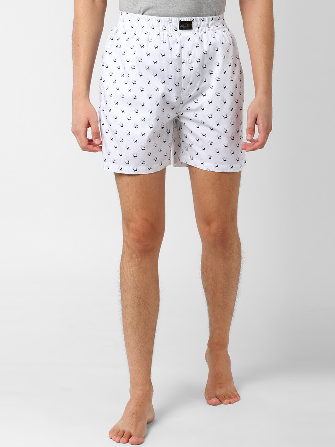 

Peter England Men White & Black Printed Cotton Boxers PI52099801