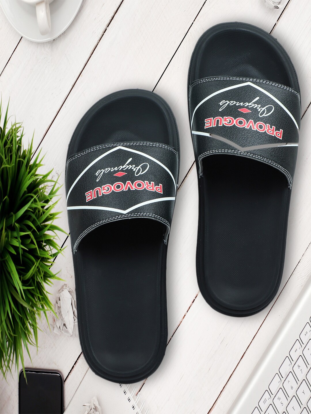 

Provogue Men Black & White Printed Rubber Sliders