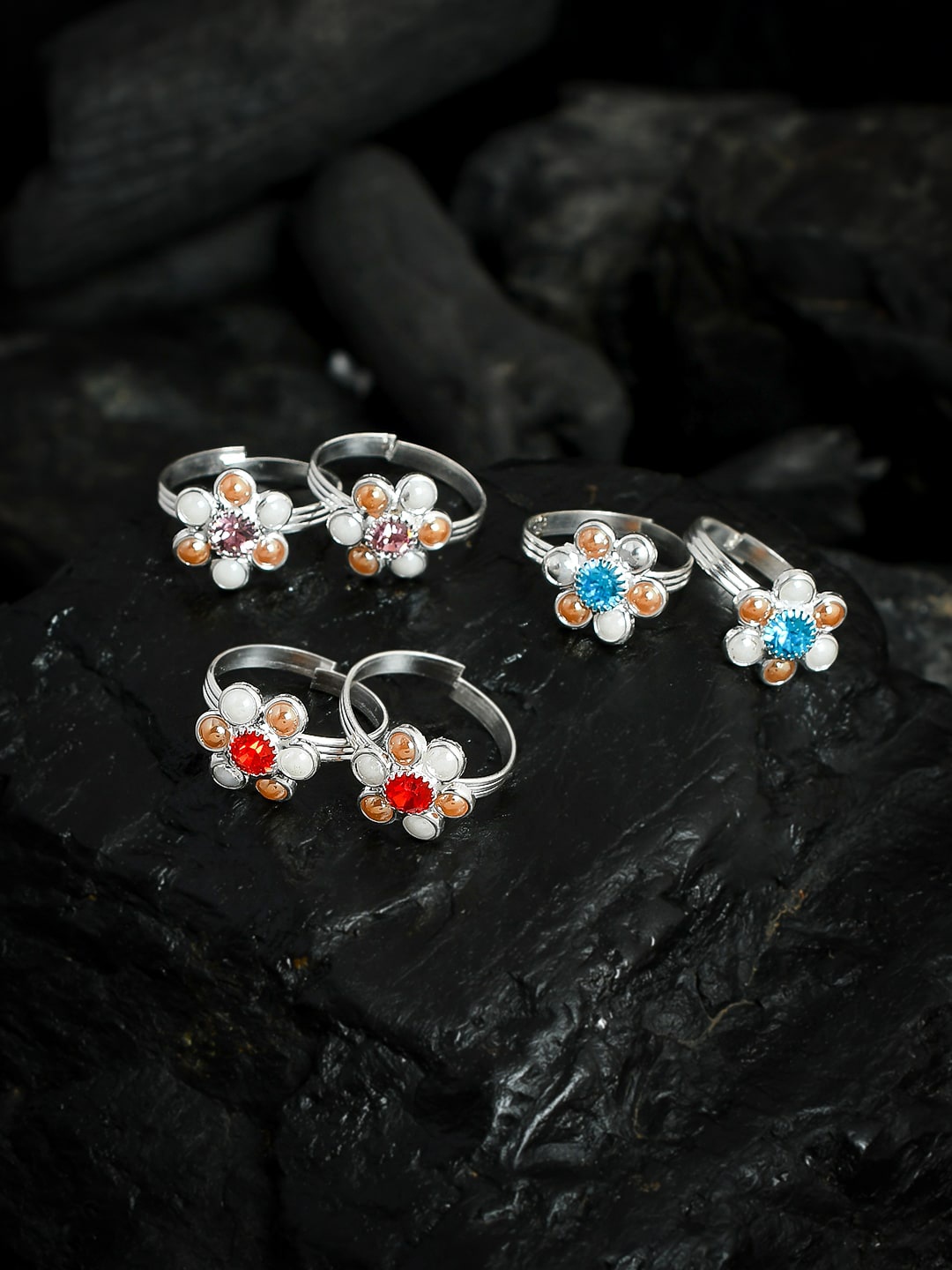 

Silvermerc Designs Women Silver Set of 5 Studded Floral Toe Rings
