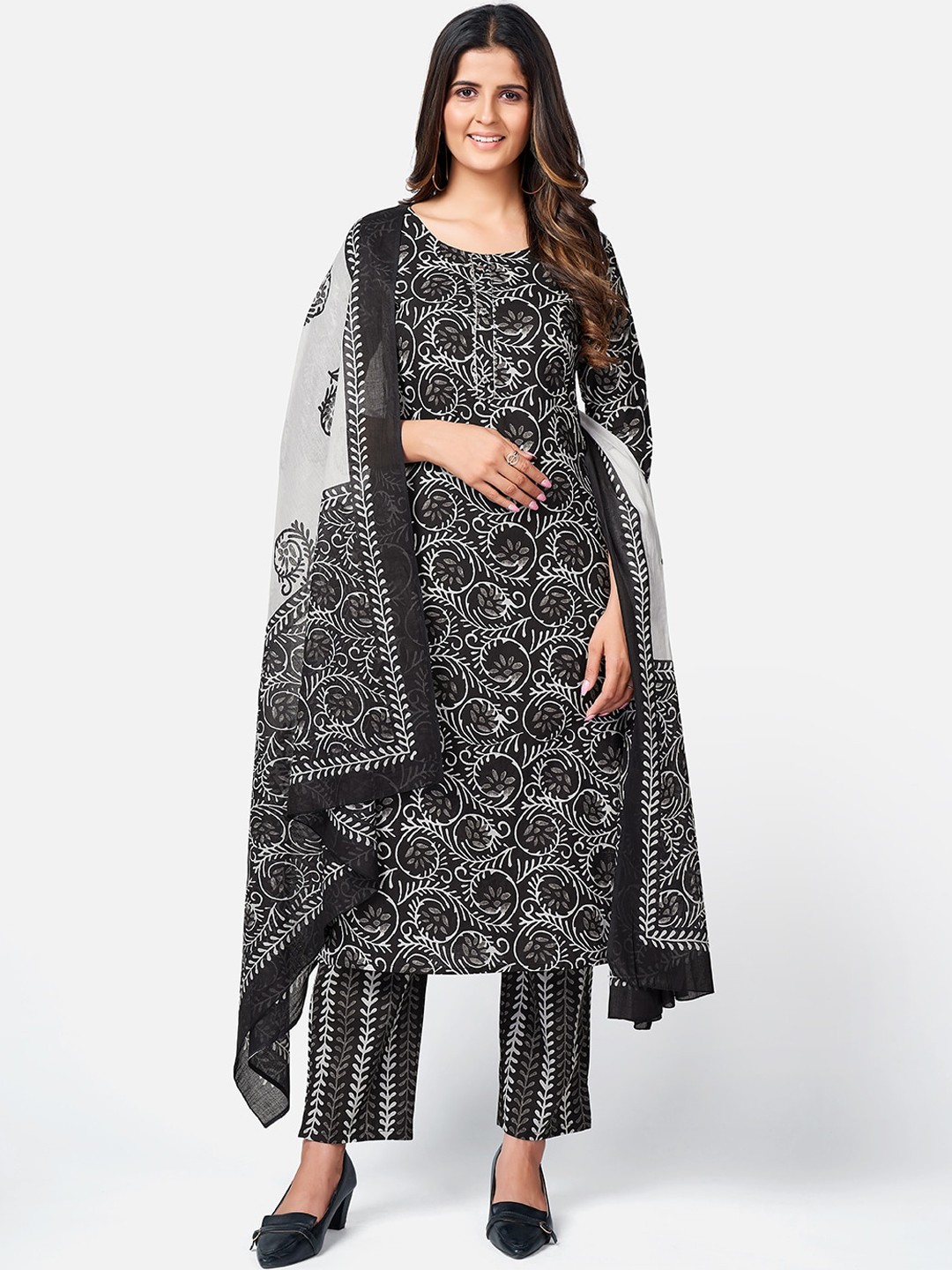 

Vbuyz Women Black Ethnic Motifs Printed Kurta with Trousers & With Dupatta
