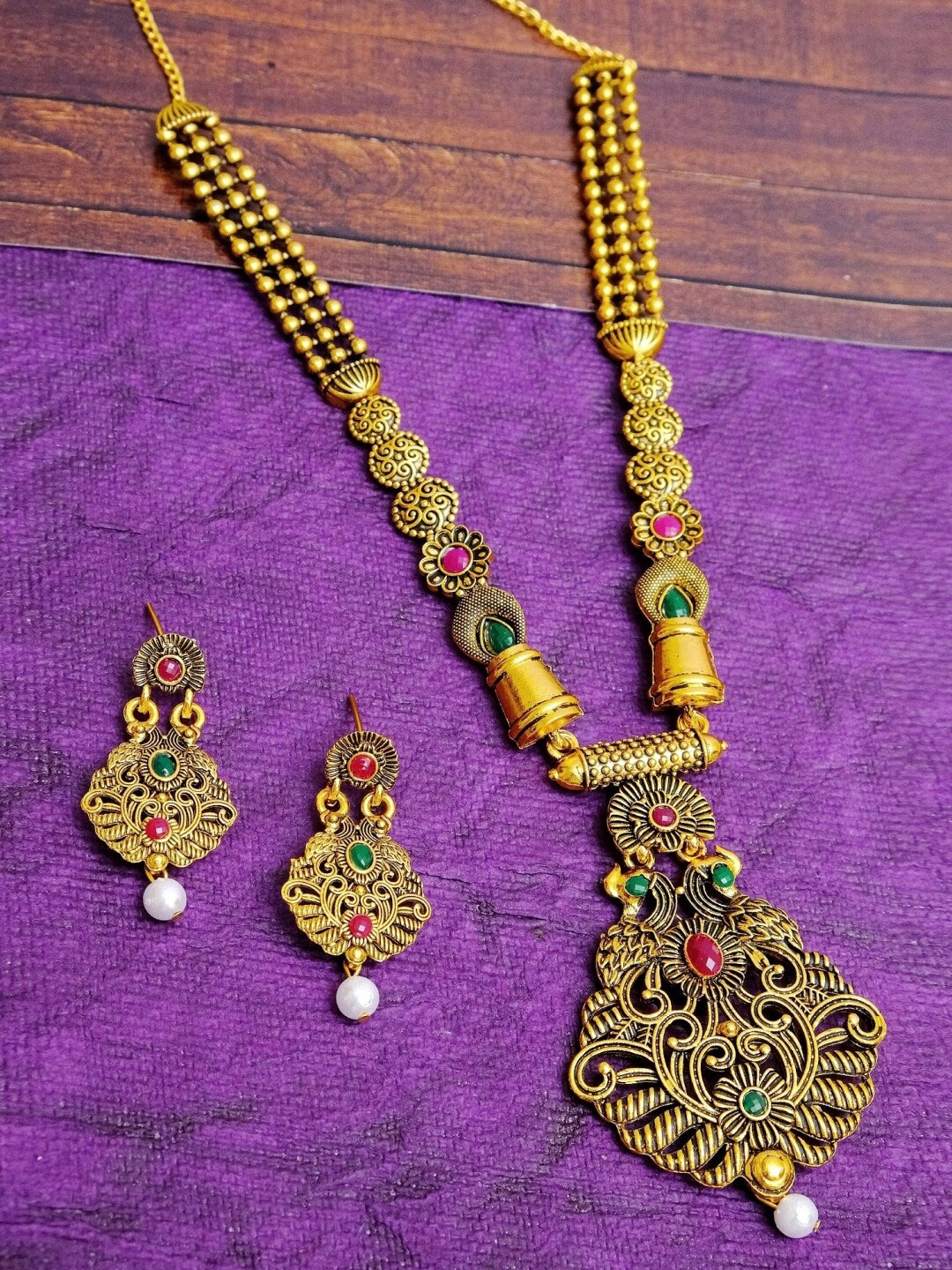 

Crunchy Fashion Gold-Plated Stone-Studded Pearl Beaded Antique Jewellery Set