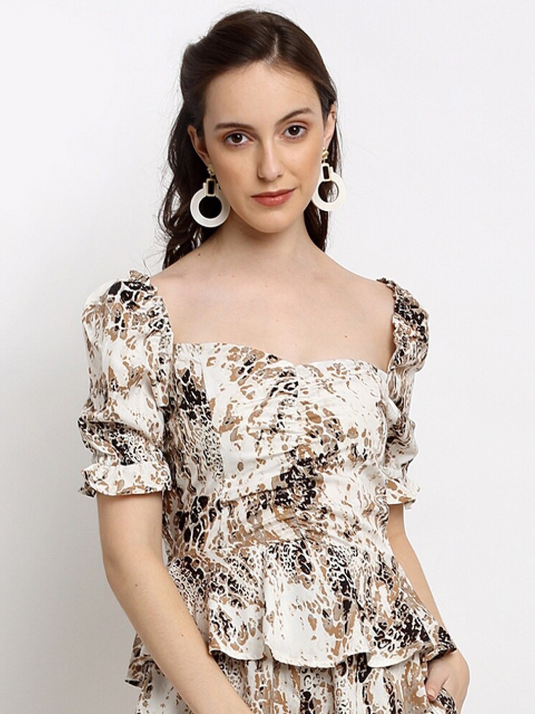 

DIVA WALK EXCLUSIVE White Animal Puff Sleeve Regular Top
