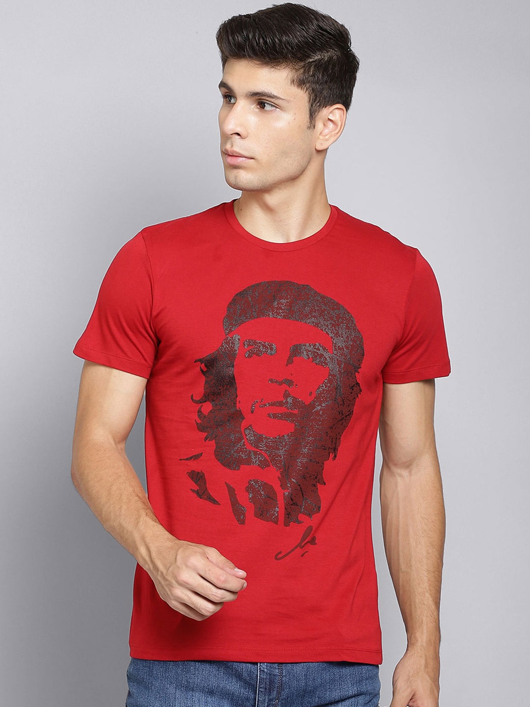 

Free Authority Men Red Pure Cotton Che Guevara Printed Pure Cotton T-shirt