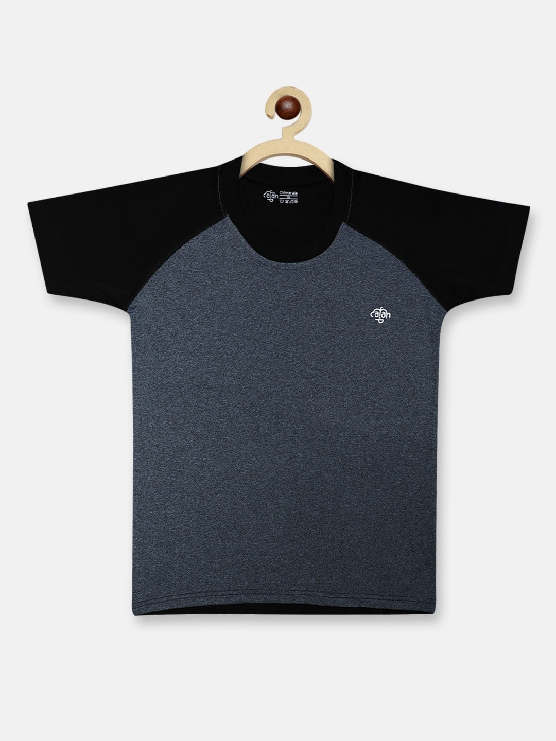 CHIMPRALA Boys Blue Colourblocked Applique T-shirt