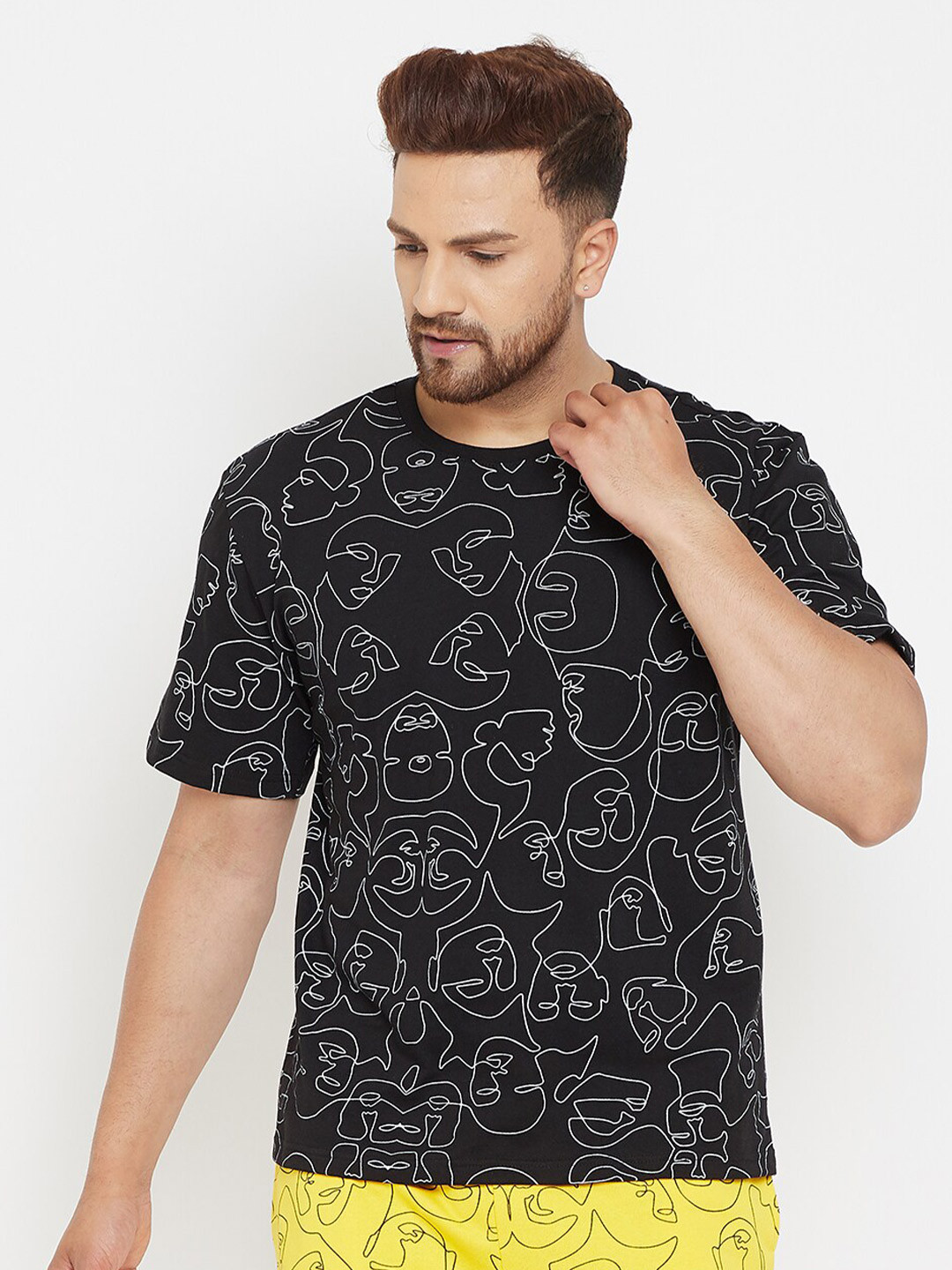 

FUGAZEE Men Black Printed Loose Cotton Pure Cotton T-shirt