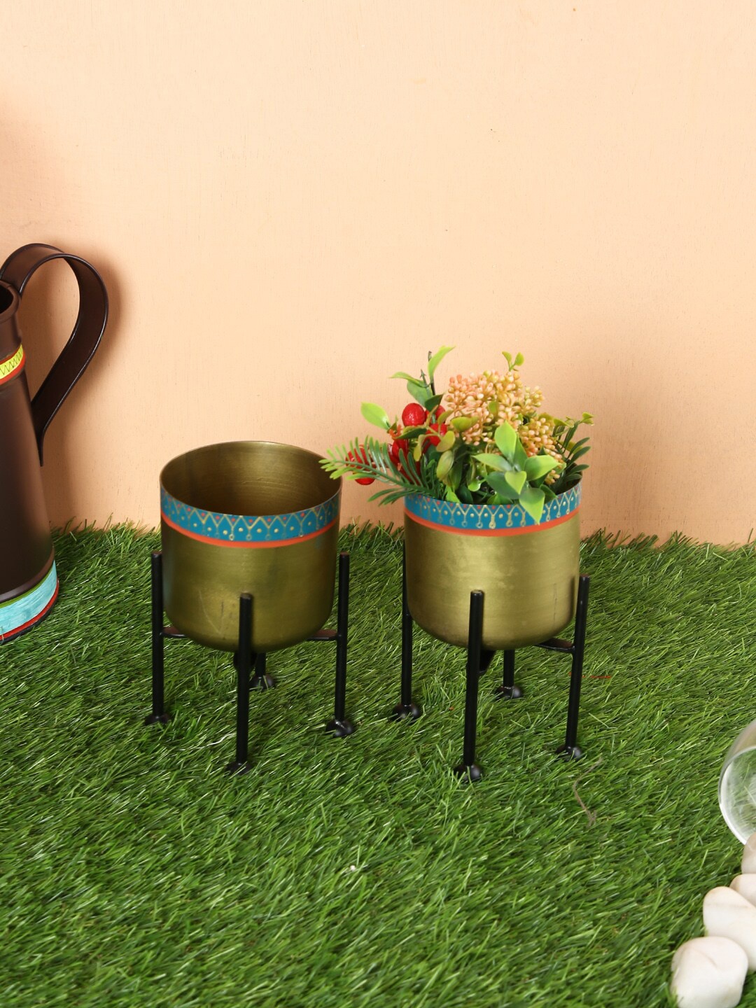 

Aapno Rajasthan Set Of 2 Olive Green & Black Handcrafted Antique Planters With Stand
