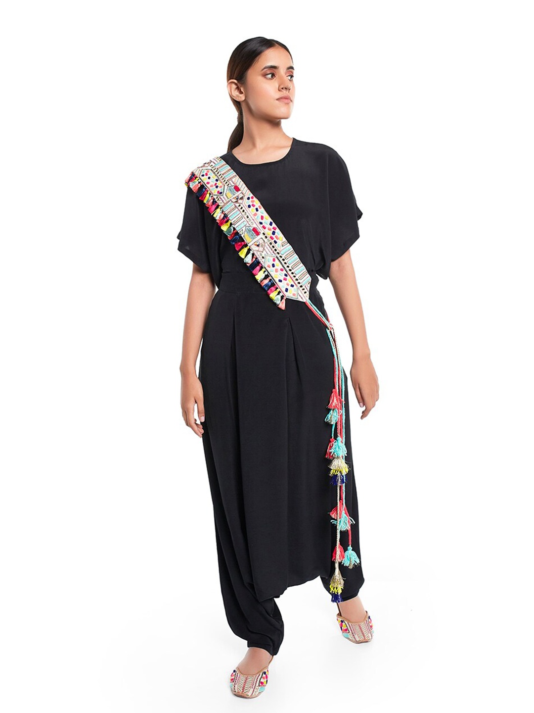 

PS PRET BY PAYAL SINGHAL Women Black & White Tunic & Dhoti Pants With Mask & Belt