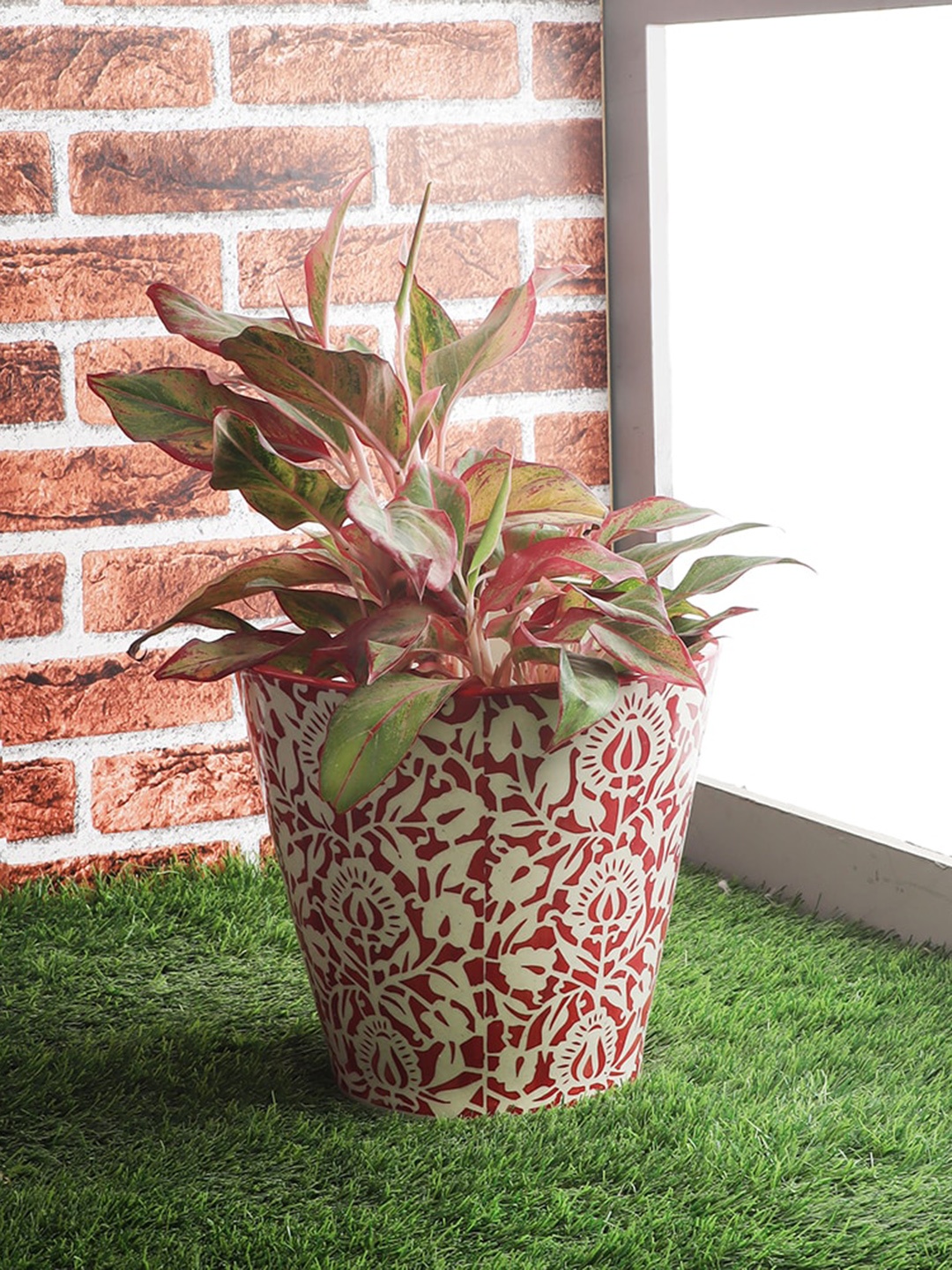 

The Decor Mart Red & White Printed Floral Ceramic Planter