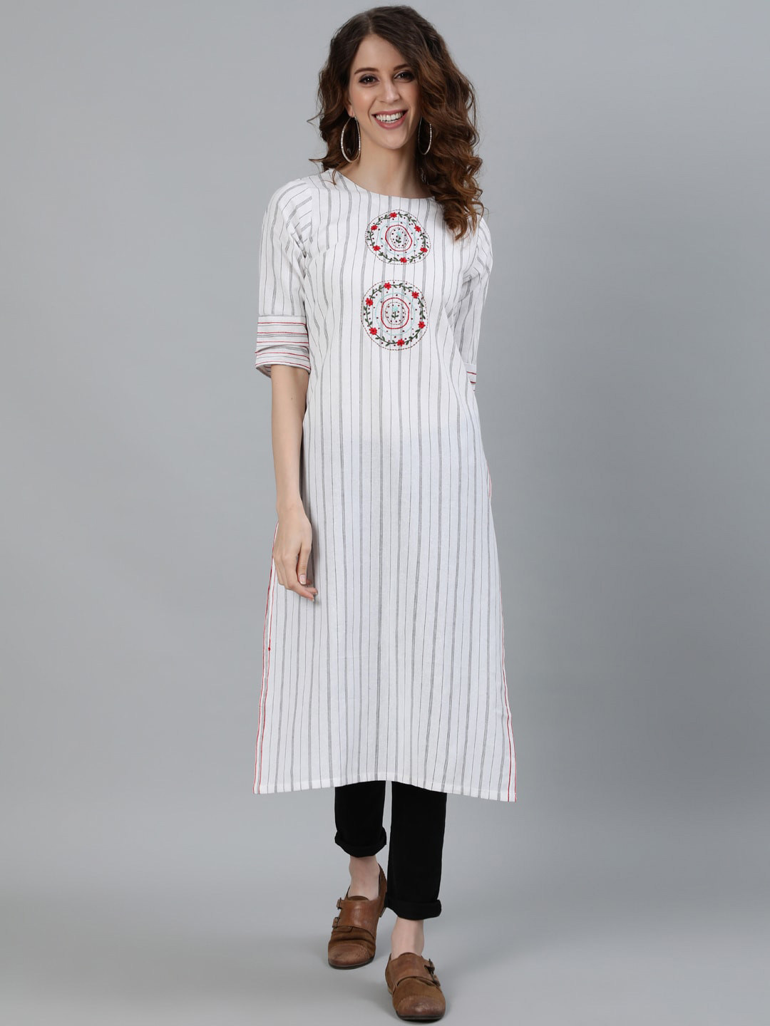

Ishin Women White & Grey Striped Kurta