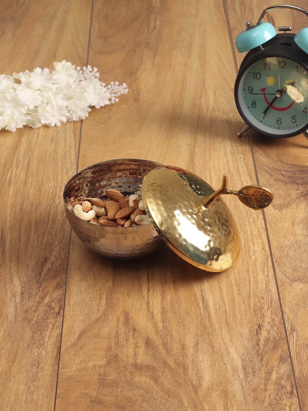 

Aapno Rajasthan Silver-Toned & Gold-Toned Handcrafted Bowl With Lid