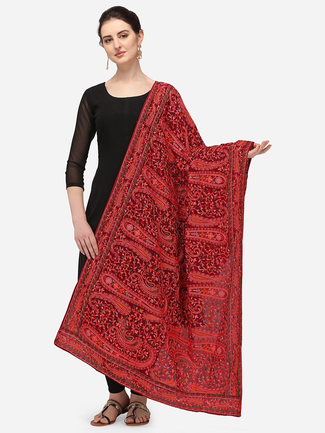 

VASTRANAND Red & Green Ethnic Motifs Embroidered Dupatta with Thread Work