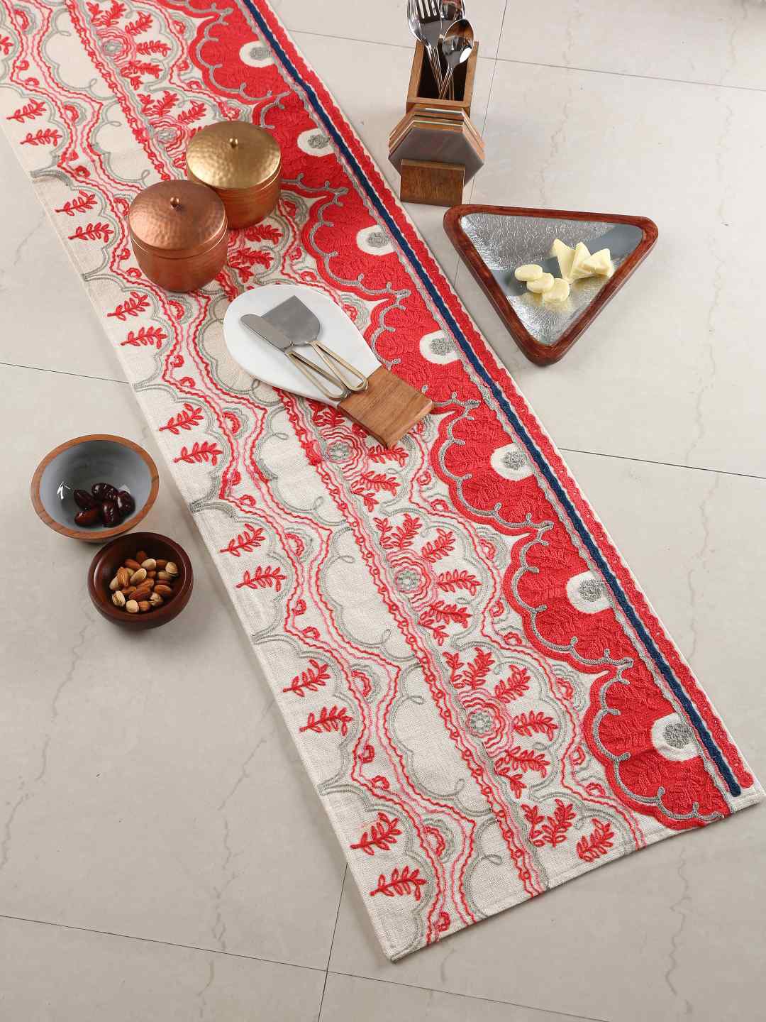 Amoliconcepts White & Coral-Coloured Embroidered Pure Cotton Table Runner