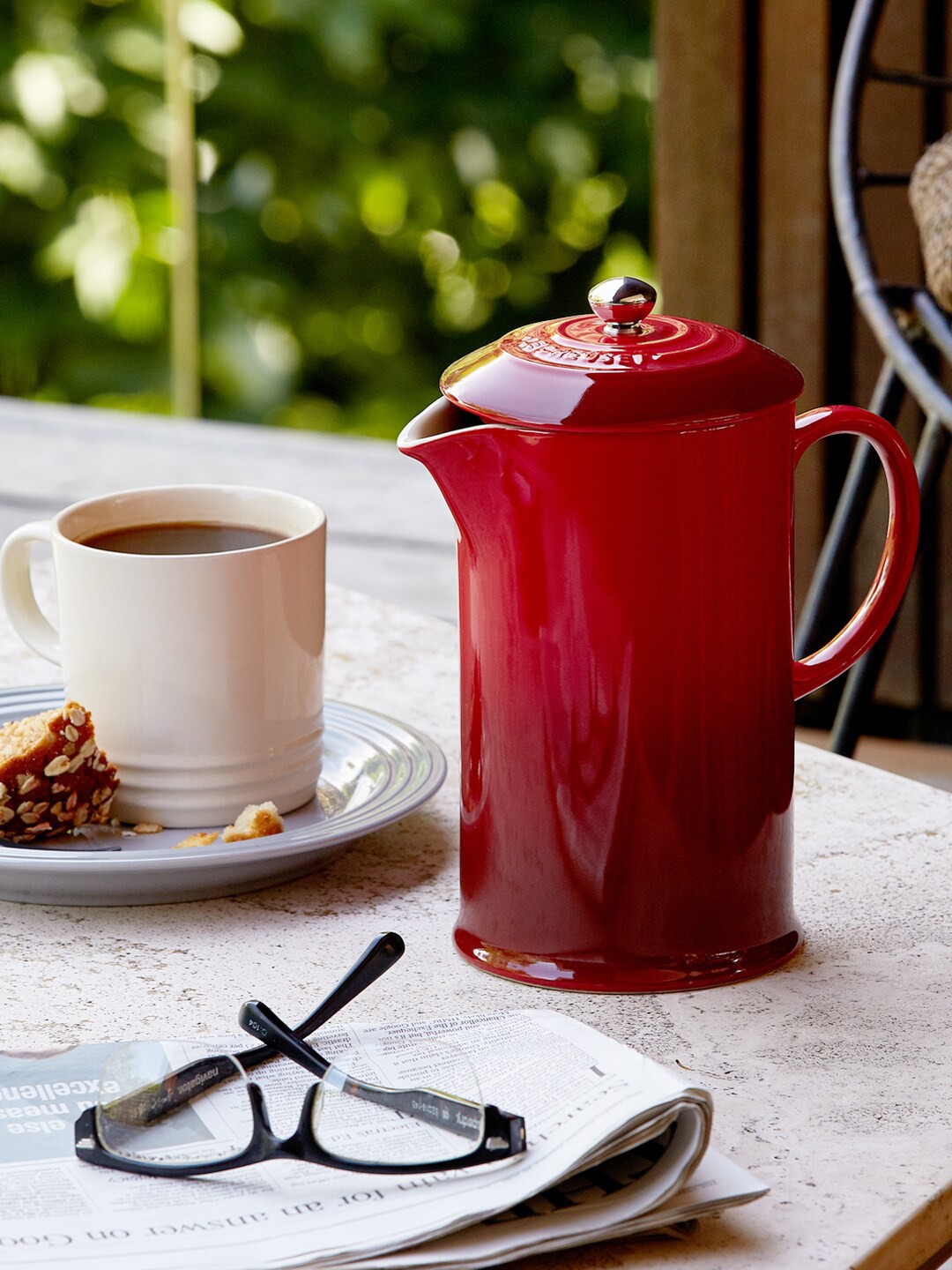 

LE CREUSET Red Solid Stoneware Glossy Kettle