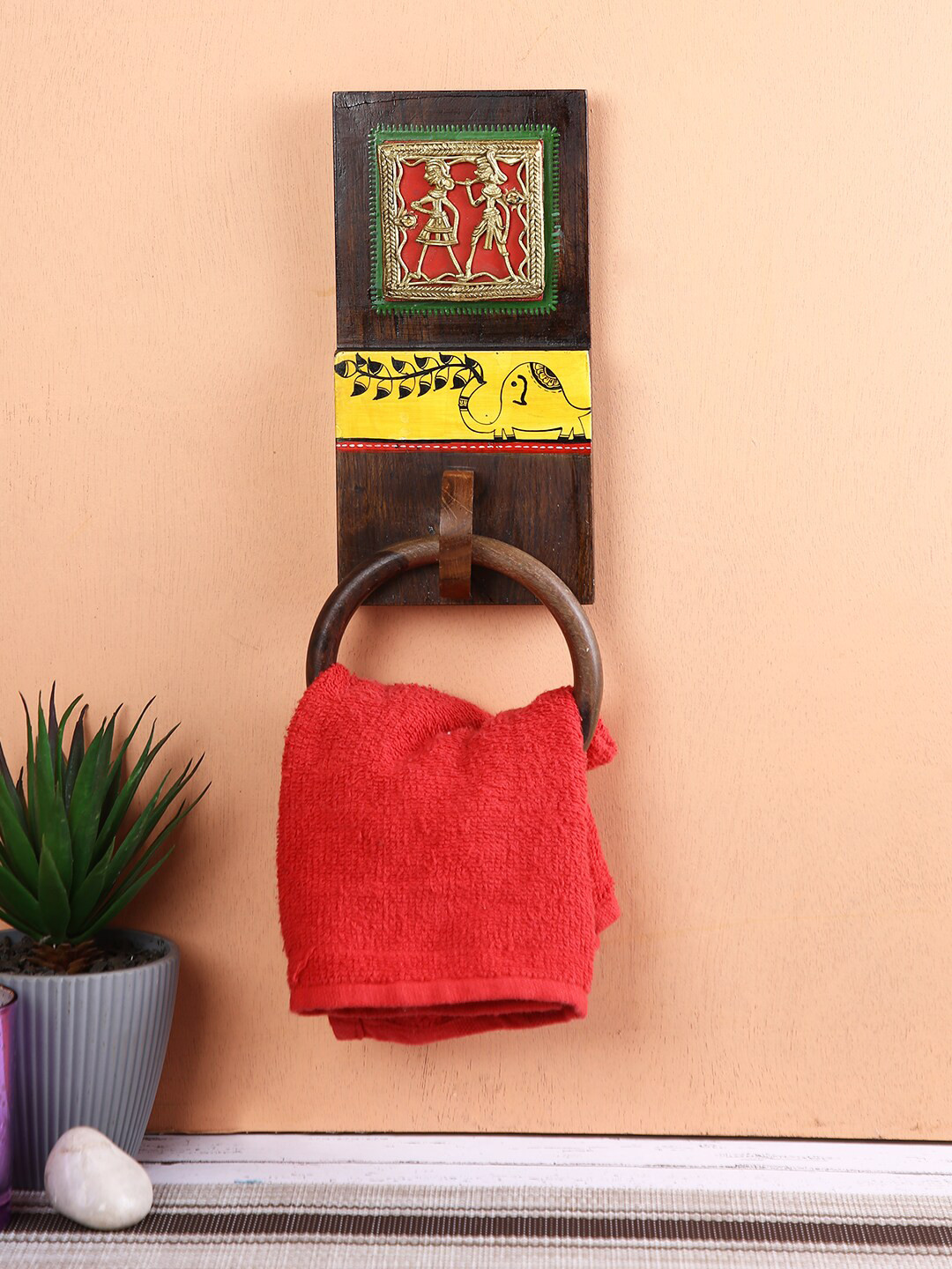 

Aapno Rajasthan Brown & Yellow Dokhra Art Towel Hanger