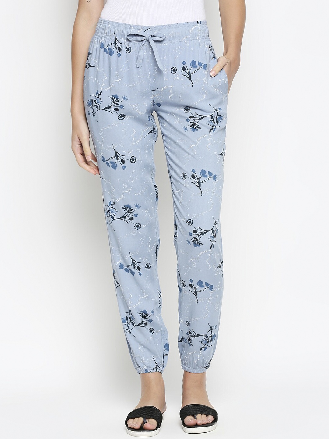 

XIN Women Blue & Black Floral Printed Lounge Pants