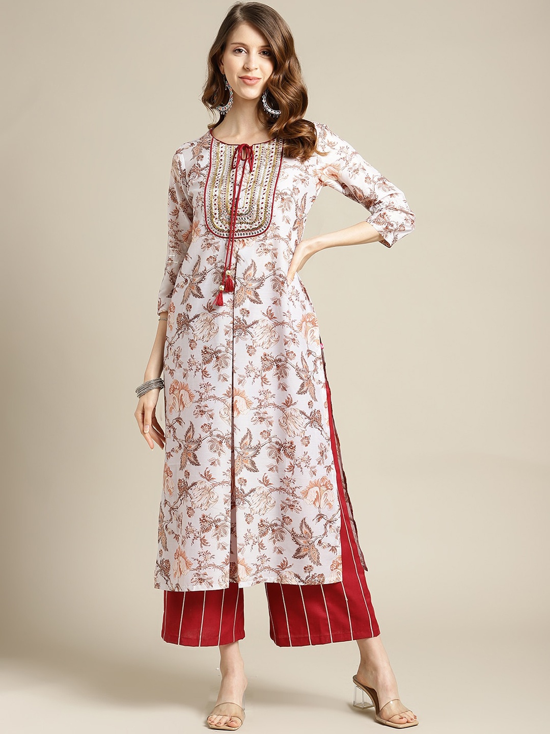 

Varanga Women Off White & Red Floral Printed Kurta