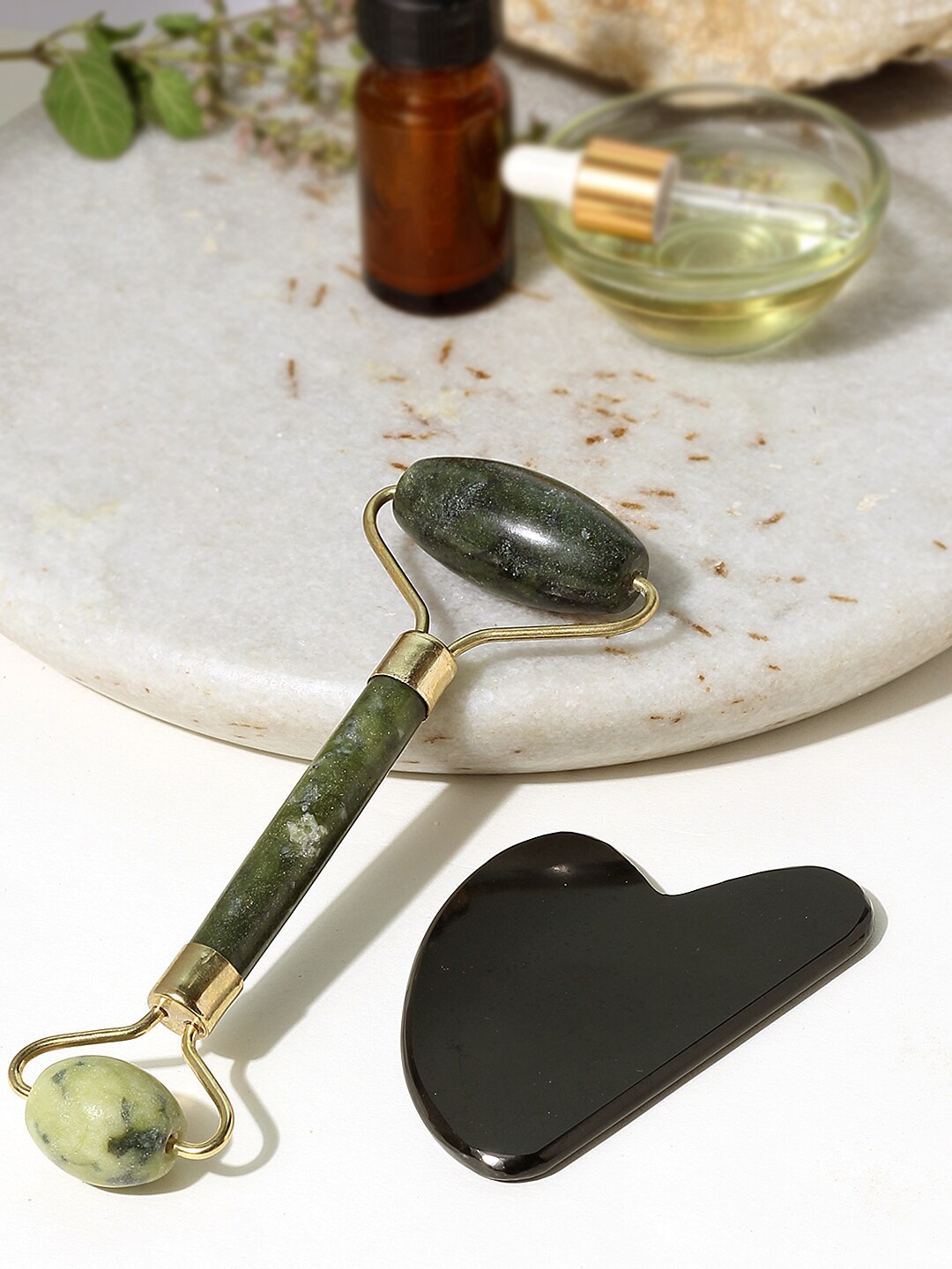 

SKINDUZED Set of Obsedian Guasha Stone & Textured Jade Face Roller, Black