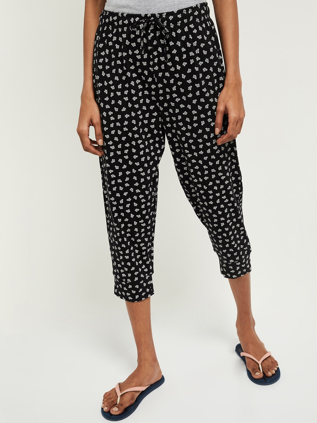 

max Women Black Printed Lounge Pant