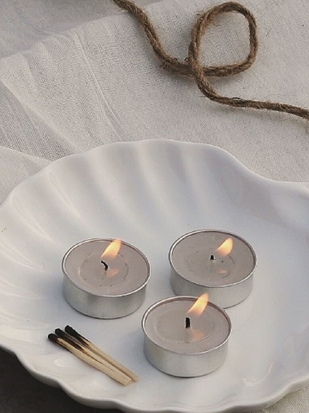 

THOA Off White 50 Pieces Solid Tealight Candles