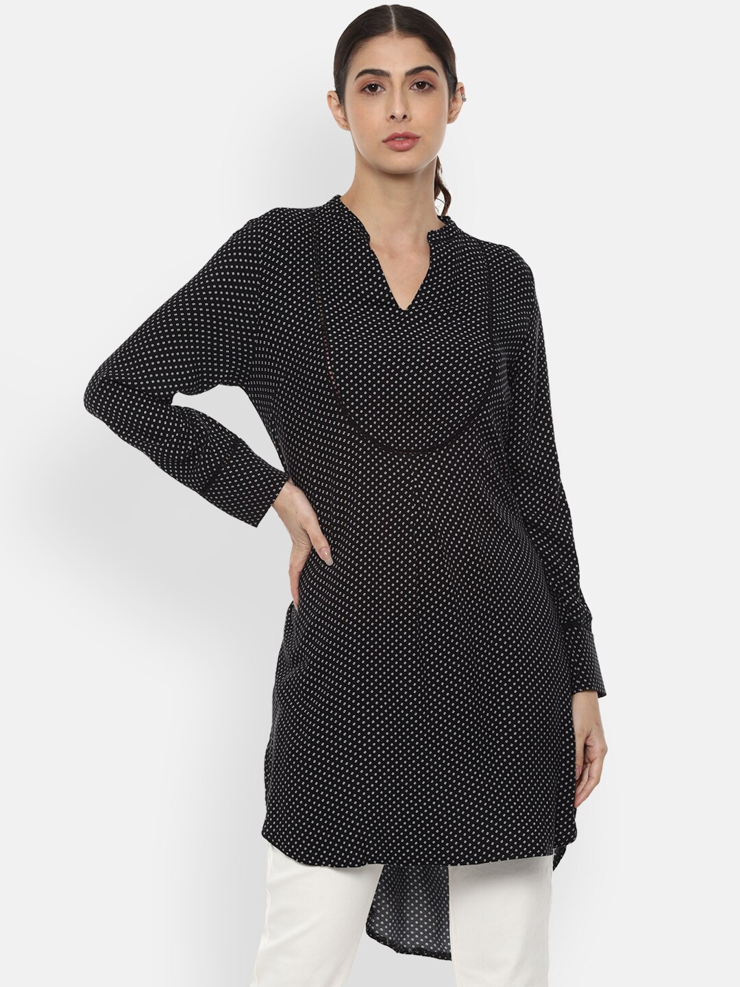 

Van Heusen Woman Black & White Mandarin Collar Printed Tunic
