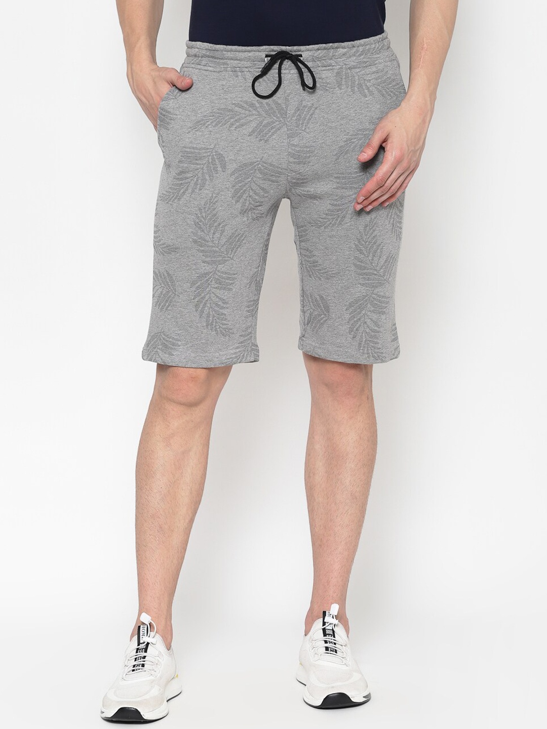 

PAUSE SPORT Men Grey Melange Floral Printed Slim Fit Mid-Rise Regular Shorts