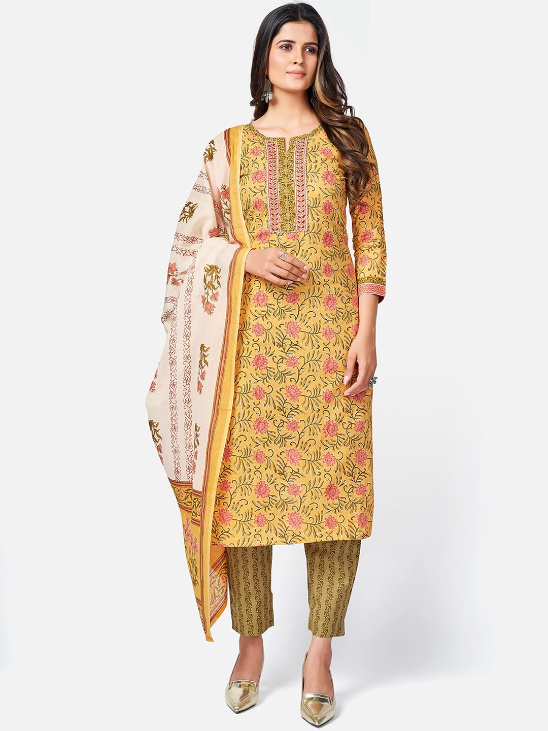 

Vbuyz Women Yellow Floral Printed Kurta with Trousers & With Dupatta