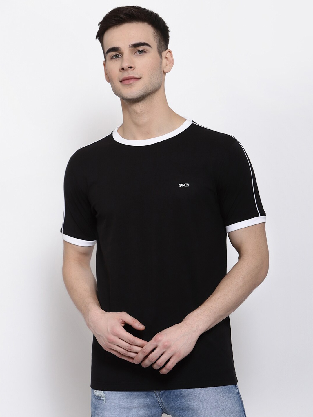 

513 Men Black T-shirt