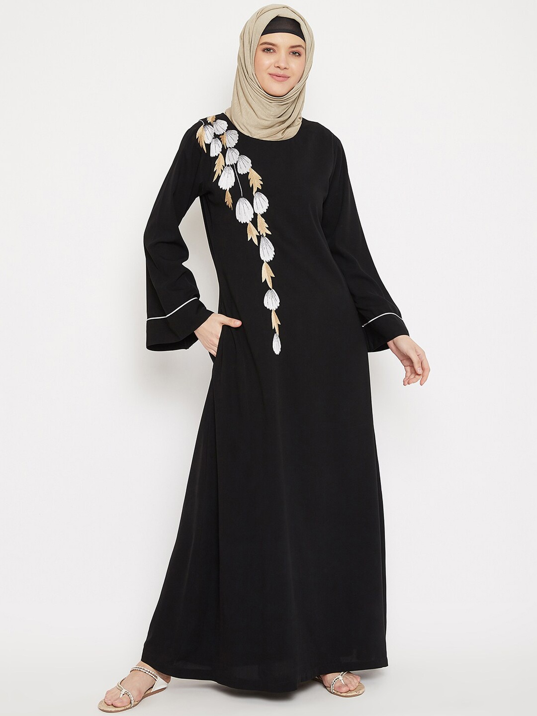 

MOMIN LIBAS Women Black Embroidered Burqa